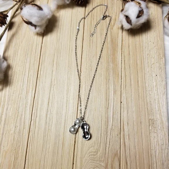 🥜🥜Pretty Peanut Necklace with Freshwater Pearls inside in SILVER Plating - Picture 8 of 15